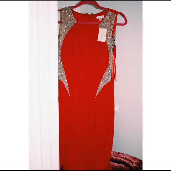 Red Cache Dress - Picture 2 of 2